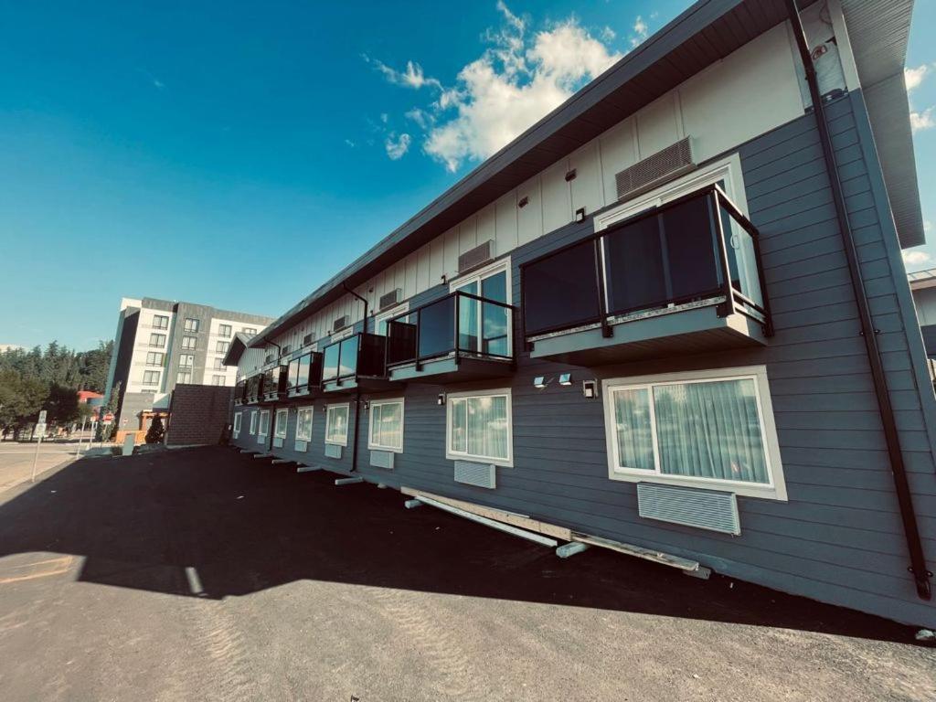 Econo Lodge Принс-Джордж Экстерьер фото