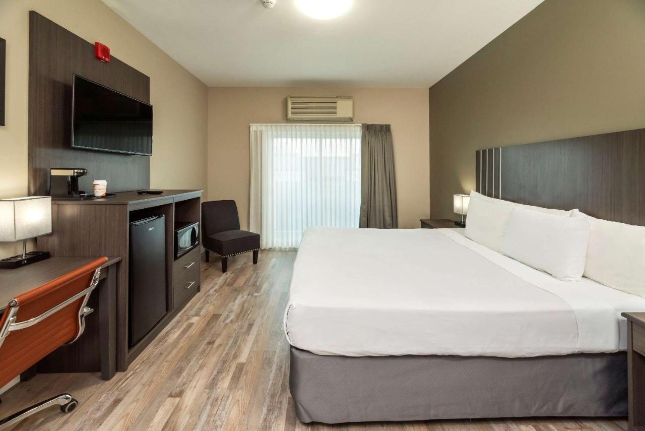 Econo Lodge Принс-Джордж Экстерьер фото