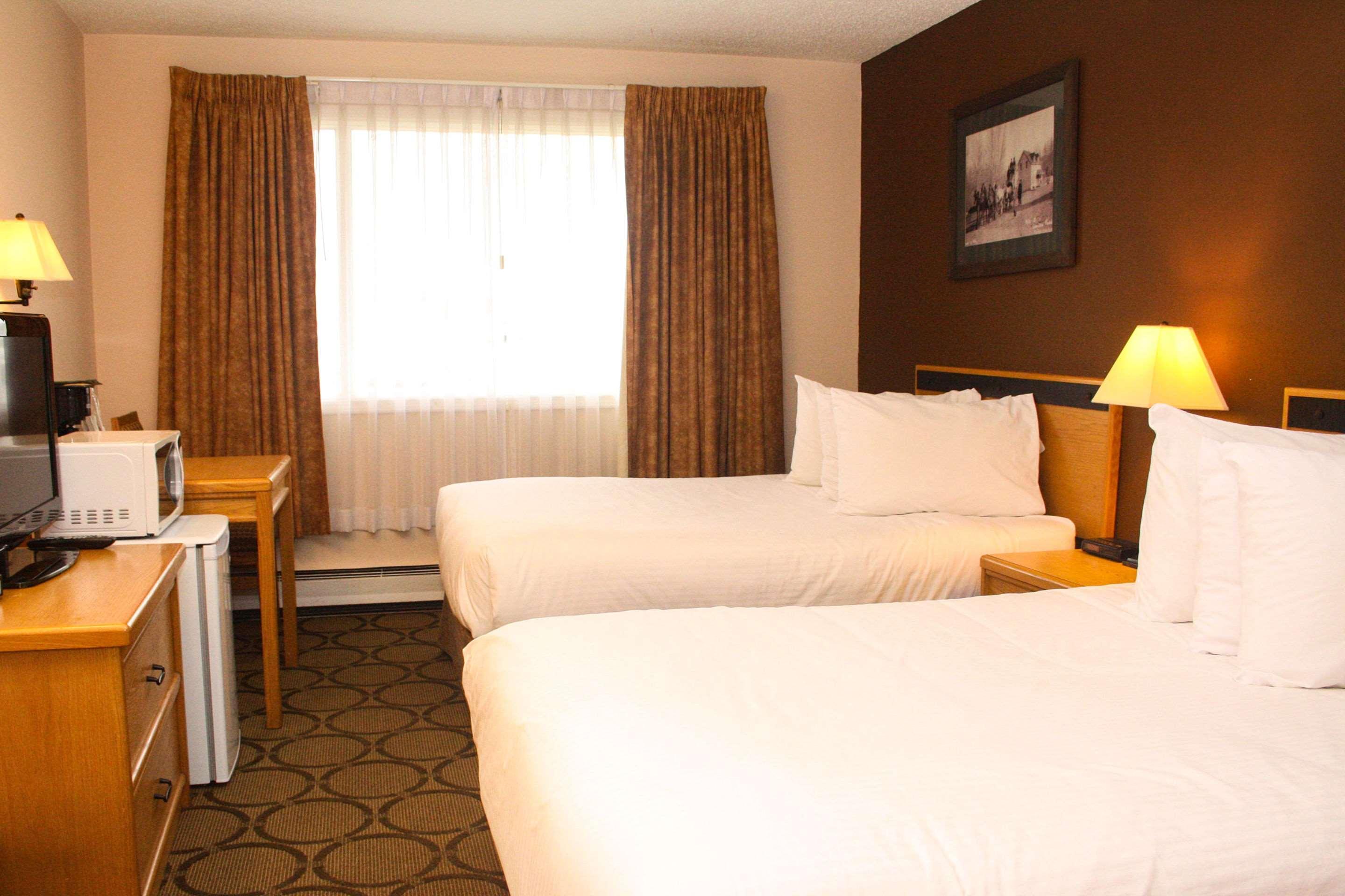 Econo Lodge Принс-Джордж Экстерьер фото